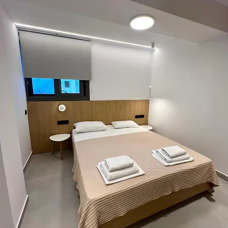 Dionisos Apartment *